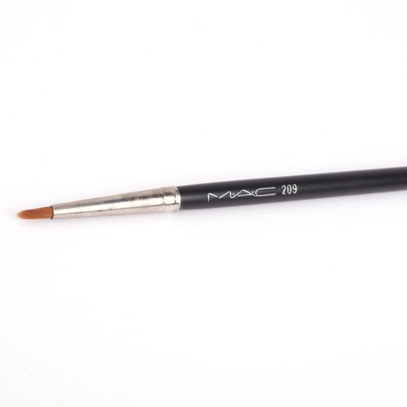 MAC Cosmetics - 209 FULL SIZE - Liner Brush -NEW